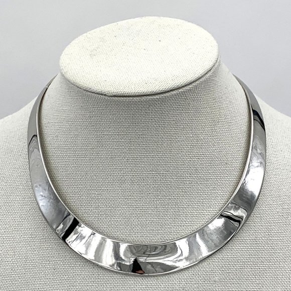 Jewelry - Silver Solid Thick Band Choker Necklace with Chain Clasp